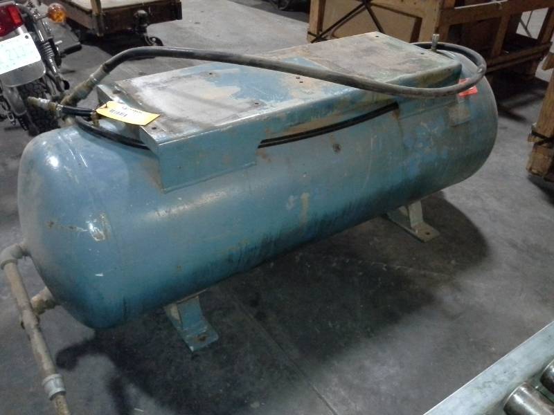 lot 3225 image: 1962 Pressure Tank