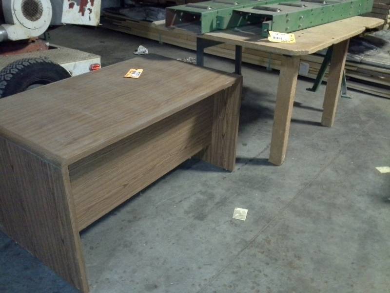 lot 3236 image: Table and Desk