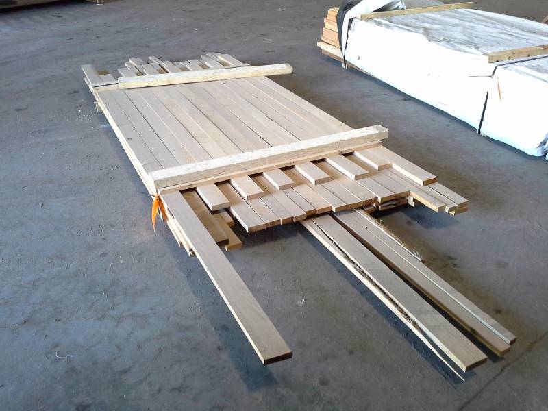 lot 3107 image: Bundle of White Oak