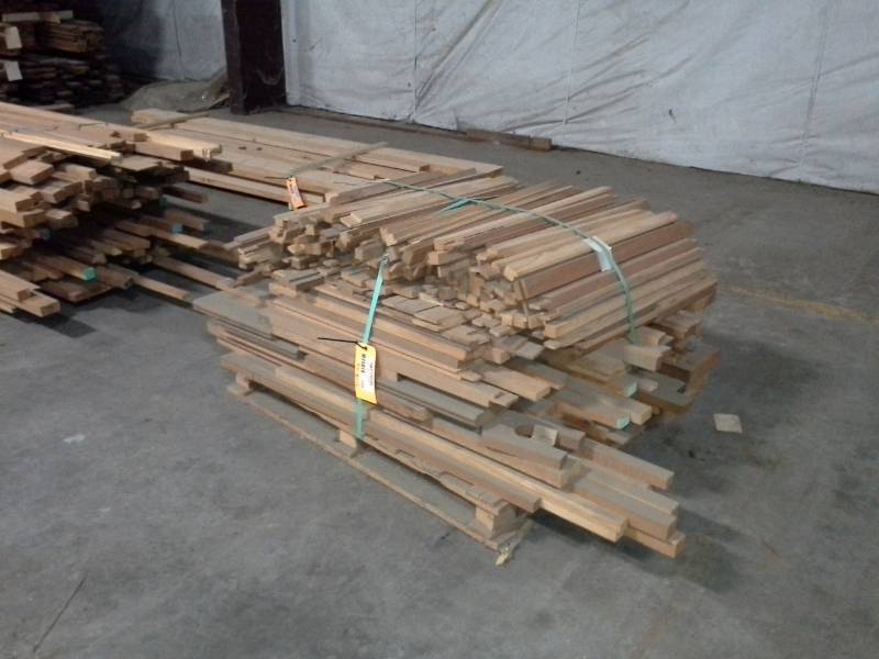 lot 3108 image: Pallet of Cedar Shorts