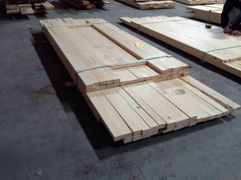 lot 3135 image: Bundle of Pine