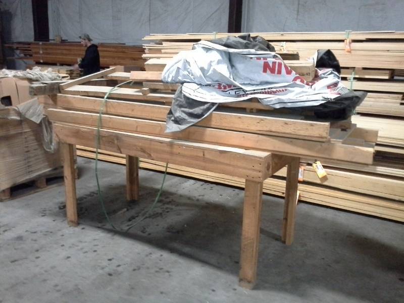 lot 3130 image: Table with Troughs