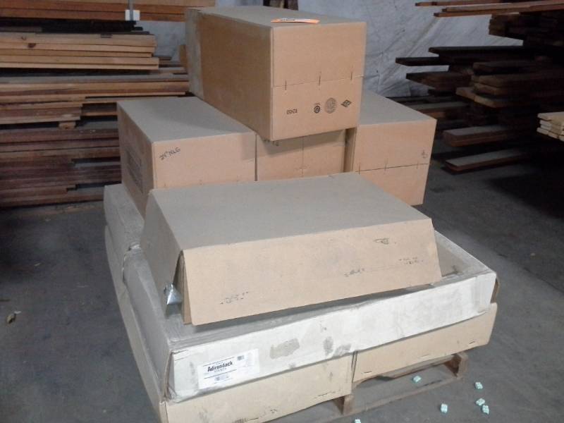 lot 3131 image: Pallet of Various Lawn Furniture