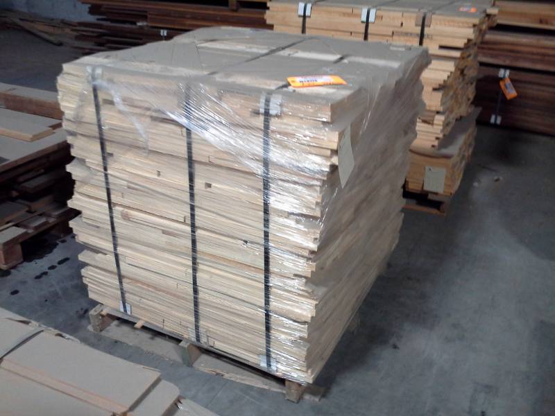 lot 3138 image: Pallet of Aspen