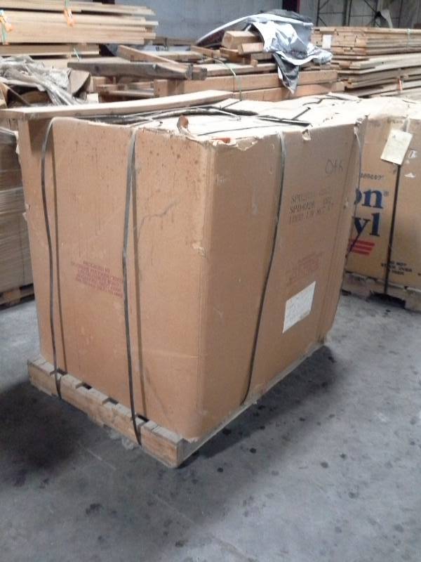 lot 3143 image: Large Box of Red Oak