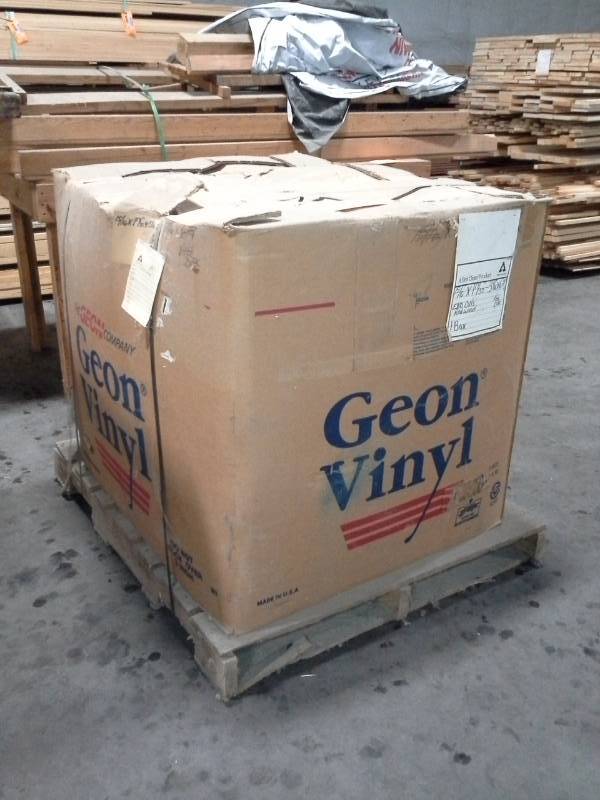 lot 3144 image: Large Box of Red Oak