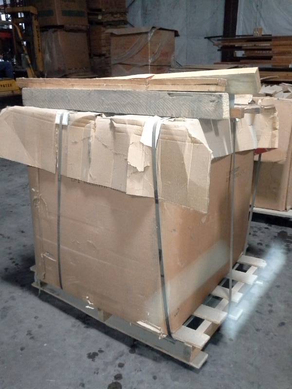 lot 3146 image: Large Box of Red Oak