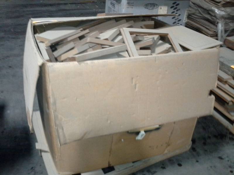 lot 3147 image: Large Box of Redwood Shorts