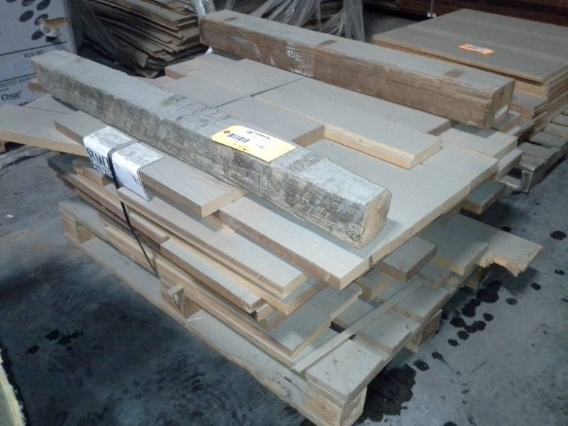 lot 3148 image: Misc. Pallet of Redwood