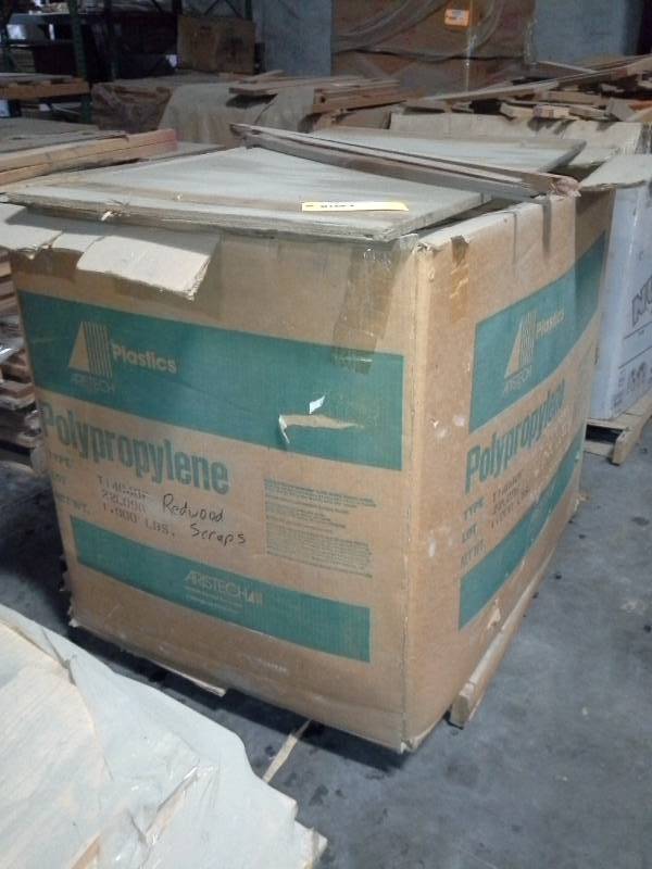 lot 3163 image: Large Box of Redwood Scraps