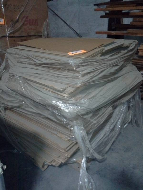 lot 3165 image: Pallet of Carboard Flats