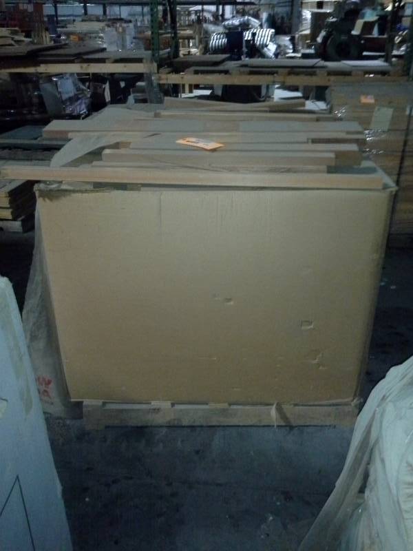 lot 3166 image: Large Box of Redwood Scraps