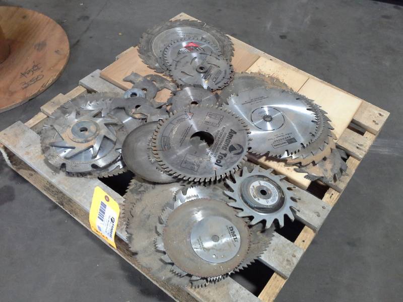 lot 3238 image: Pallet of Saw Blades
