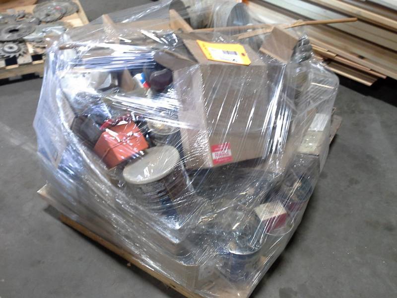 lot 3241 image: Misc. Pallet of Everything