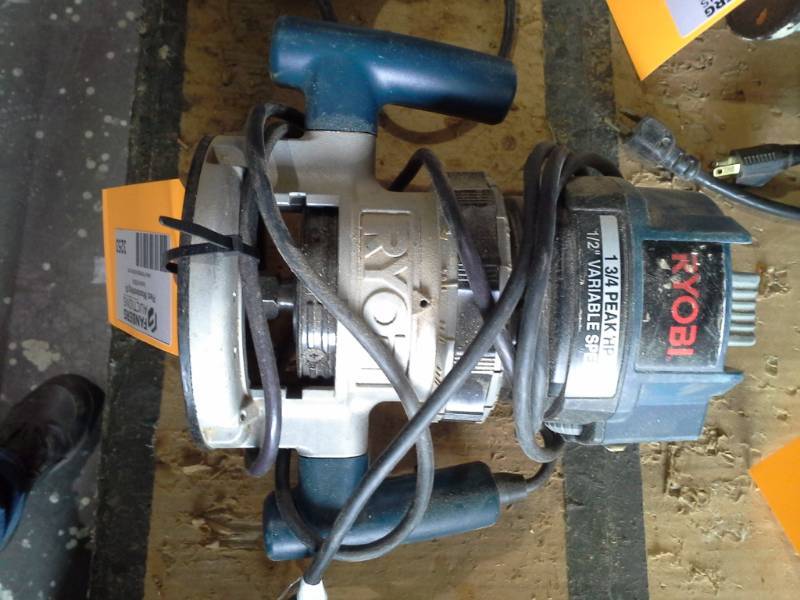 lot 3253 image: Ryobi 1-34 HP Router