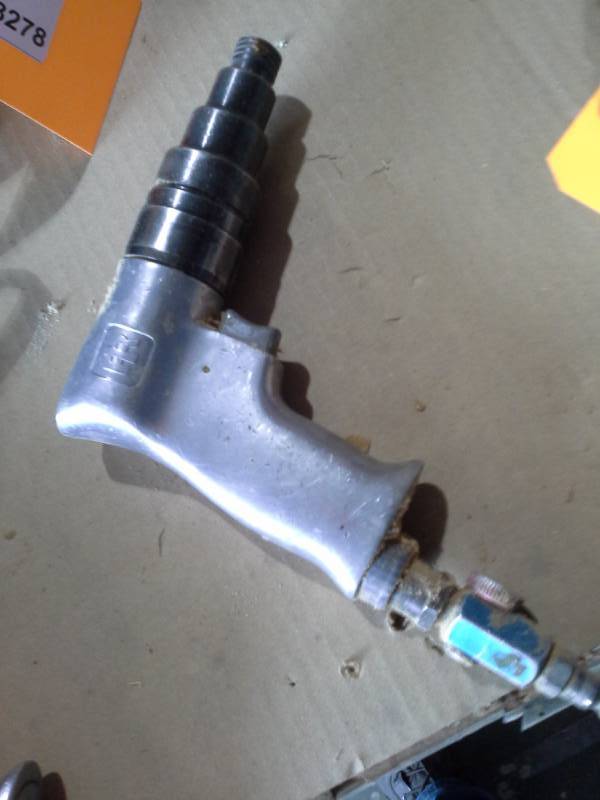 lot 3275 image: Ingersoll-Rand Model 371 Reversible Screwdriver