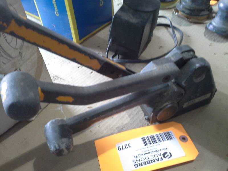 lot 3279 image: Titan Banding Ratchet