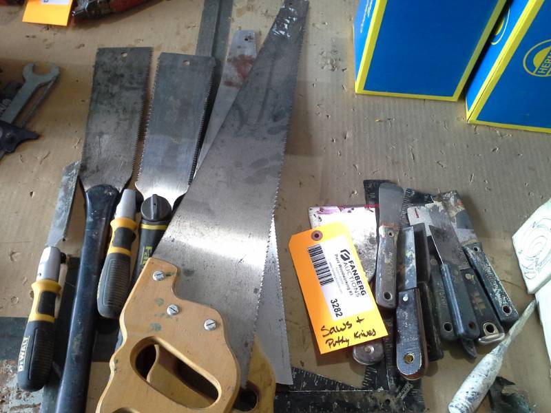 lot 3282 image: Saws, putty knives and Squares