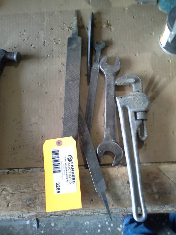 lot 3285 image: Misc. Tool Lot - File and Wrenches