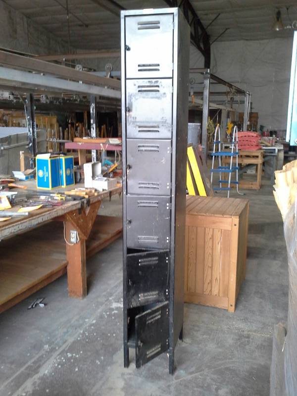 lot 3296 image: Vertical Locker Section