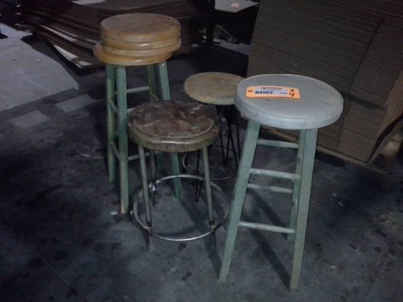 lot 3365 image: Stool lot (4)