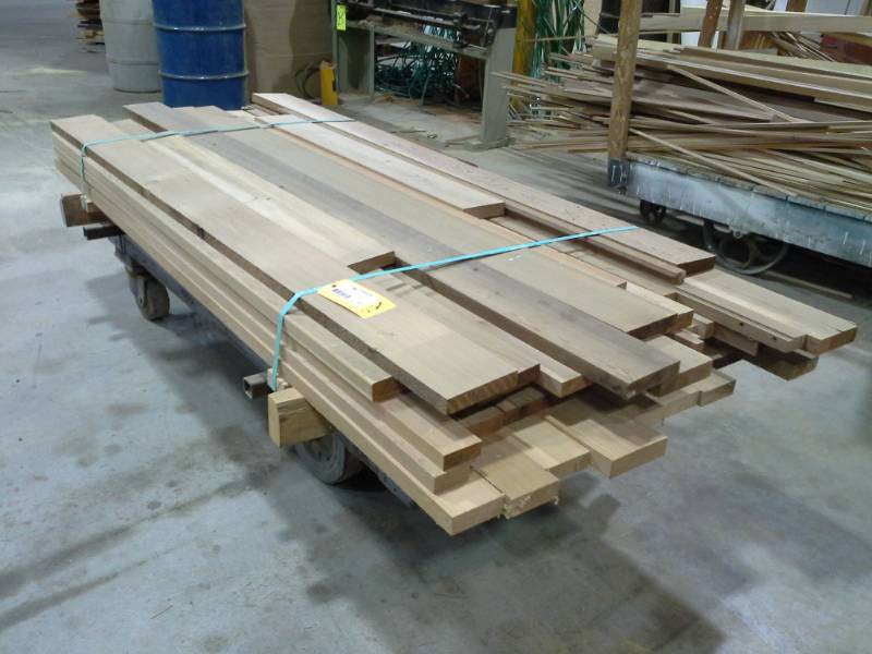 lot 3381 image: Bundle of Cedar