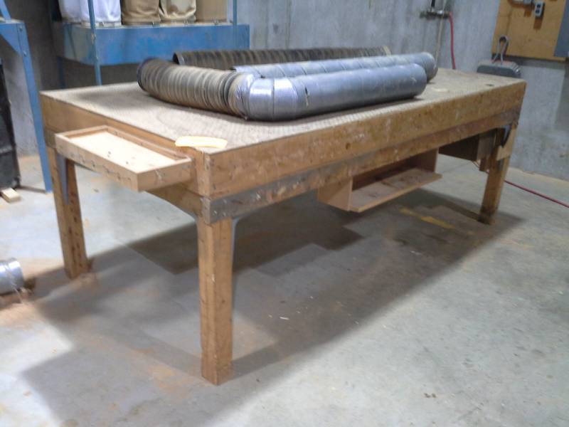 lot 3392 image: Downdraft Sanding Table