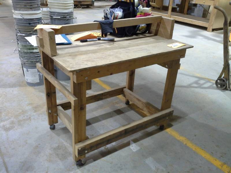 lot 3384 image: Rolling Work Bench