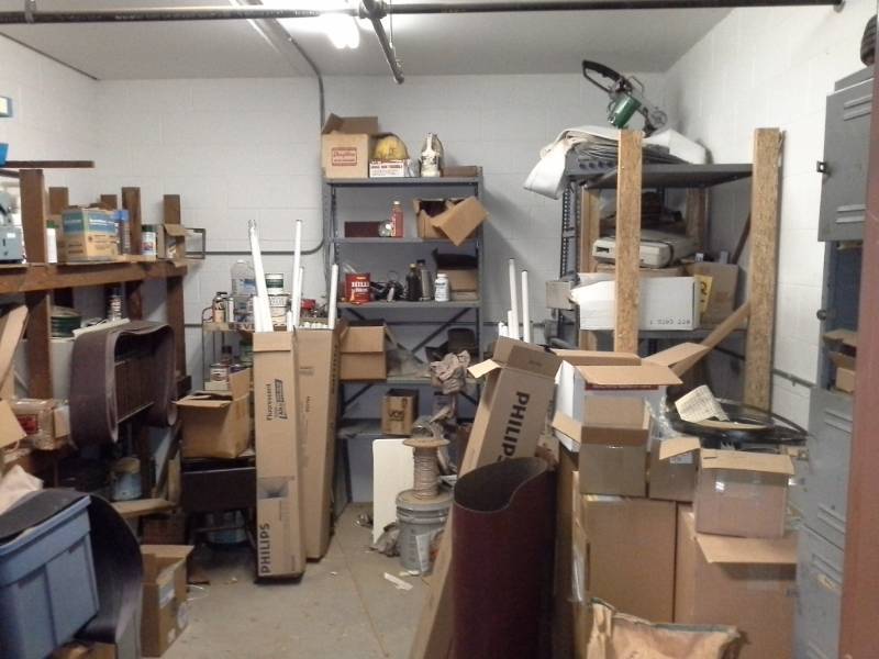 lot 3408 image: Super Lot - Contents of Room