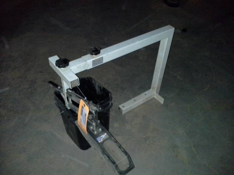 lot 3418 image: T-Square Blade Guard System