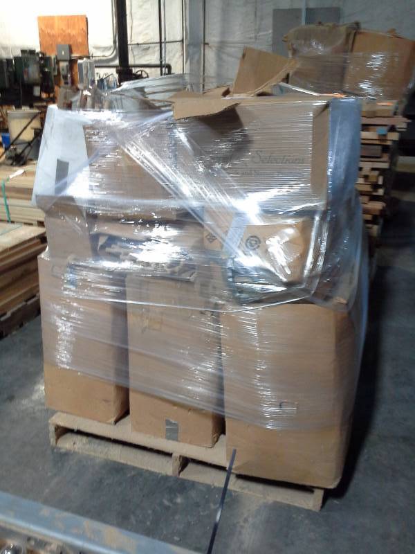 lot 3214 image: Pallet of Spindles, Dowels