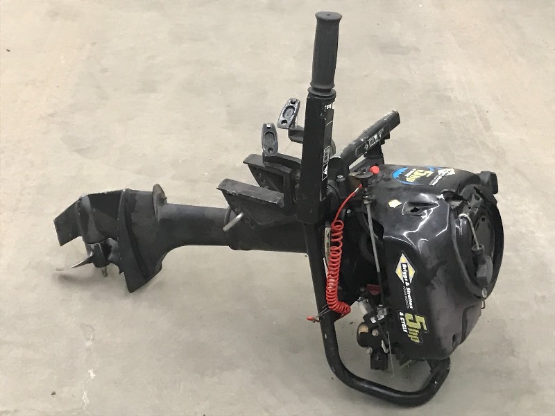 lot 3 image: Briggs & Stratton Outboard Boat Mot...