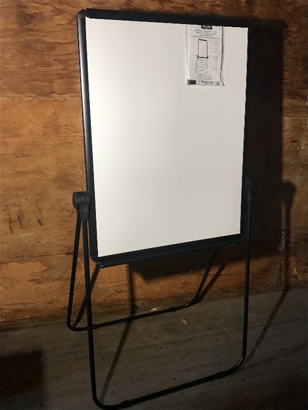lot 22 image: Quartet Portable Whiteboard  Flipchart Easel