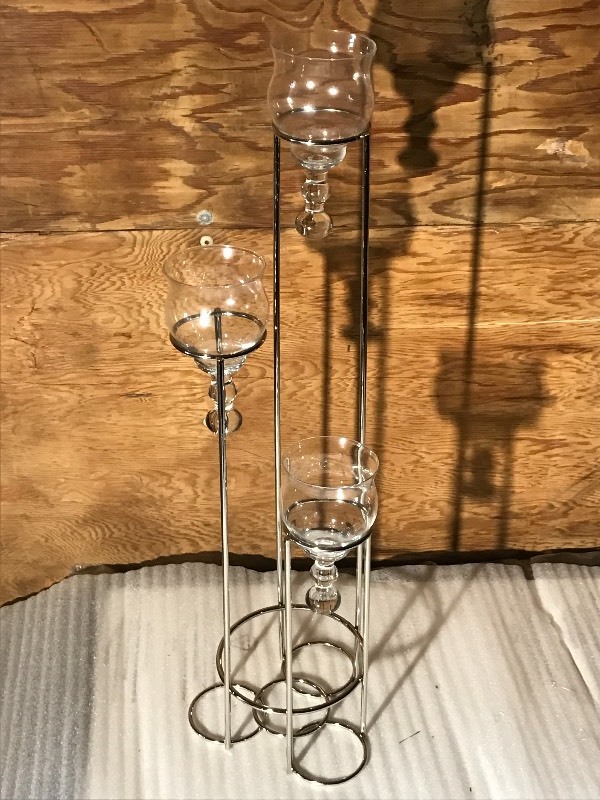 lot 33 image: (4) Table Top 3-Light Sconce