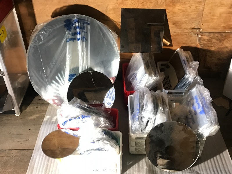 lot 54 image: Lot Of Assorted Party-Rental Supplies