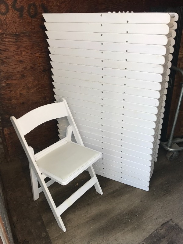 lot 11 image: (25) Party  Wedding  Banquet Folding Chairs