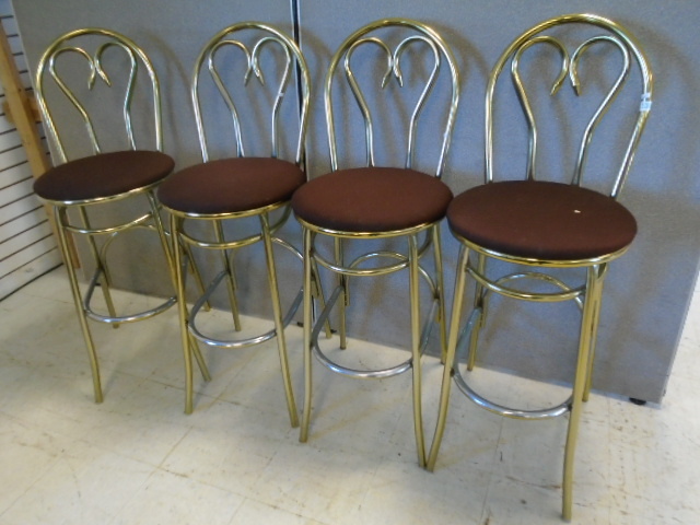 lot 33 image: Bar Stools