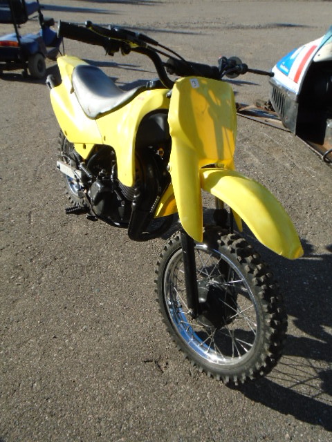 lot 3 image: 2001 Suzuki JR80 Dirt Bike