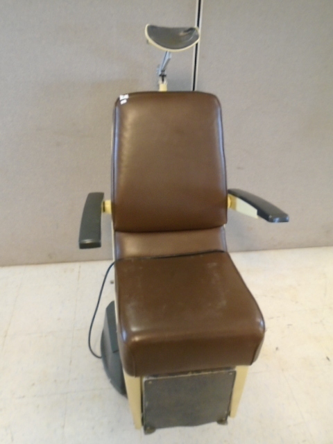 lot 5 image: Vintage Hydraulic Optical Chair