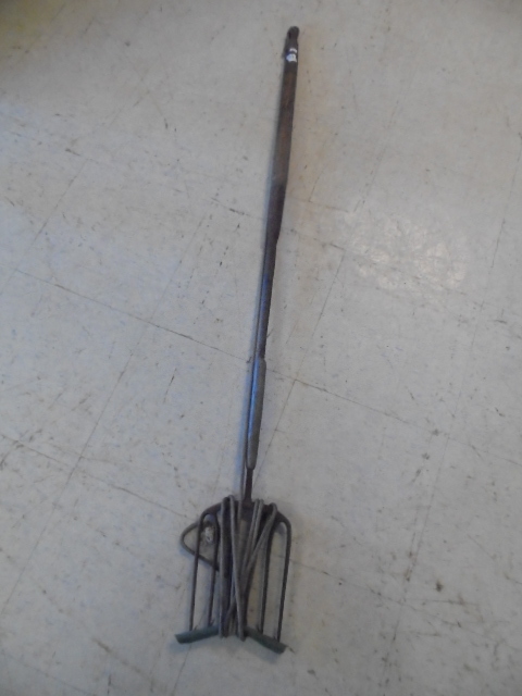 lot 51 image: Fishing Spear