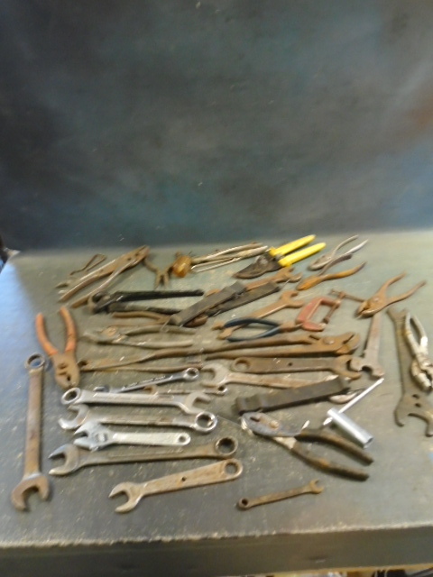 lot 101 image: Hand Tools