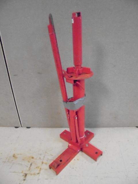 lot 98 image: Tire Remover
