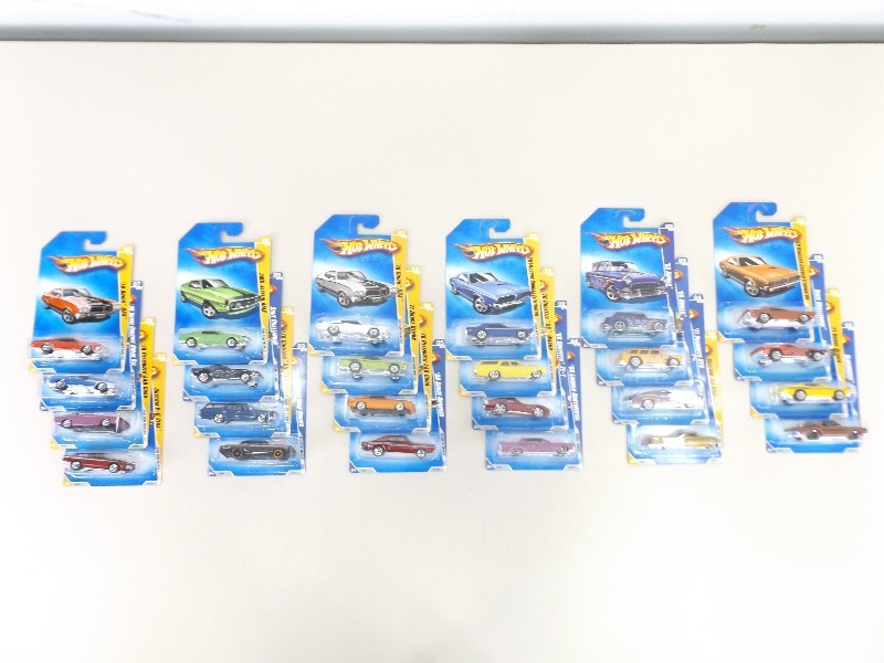 lot 33 image: 24 NEW 2009 Hot Wheels&nbspAmerican Muscle Cars