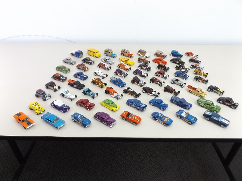 lot 40 image: 64 MINT Unplayed With Vintage Loose Hot Wheel Muscle Cars
