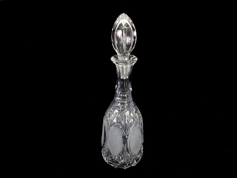 lot 30 image: Crystal Decanter