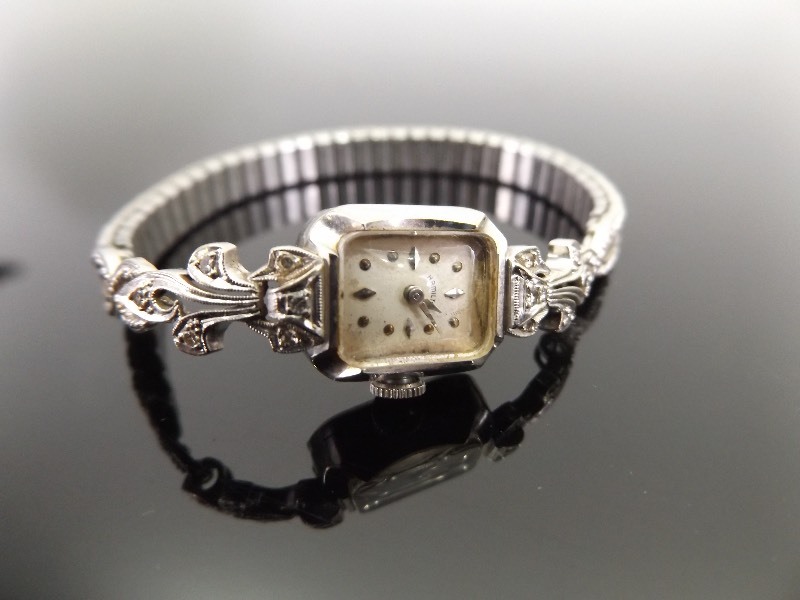 lot 51 image: Antique&nbspHamilton&nbsp14k White Gold and Diamond Womens 22 Jewel Watch