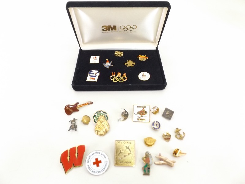 lot 64 image: Lot of Vintage etc. Pins
