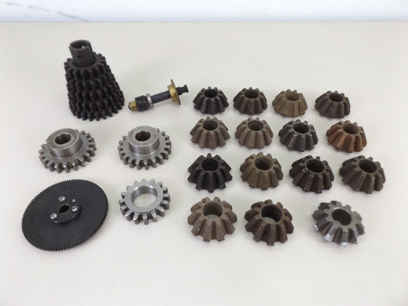 lot 84 image: Lot of 21 Industrial Machine Age Steel Beveled and Stainless Gears Steampunk Art