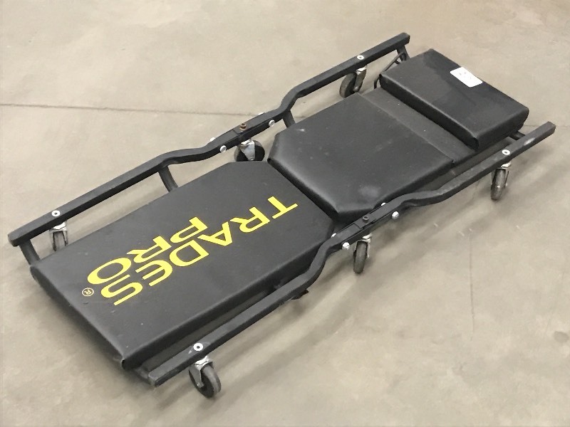 lot 20 image: Trades-Pro Floor Creeper