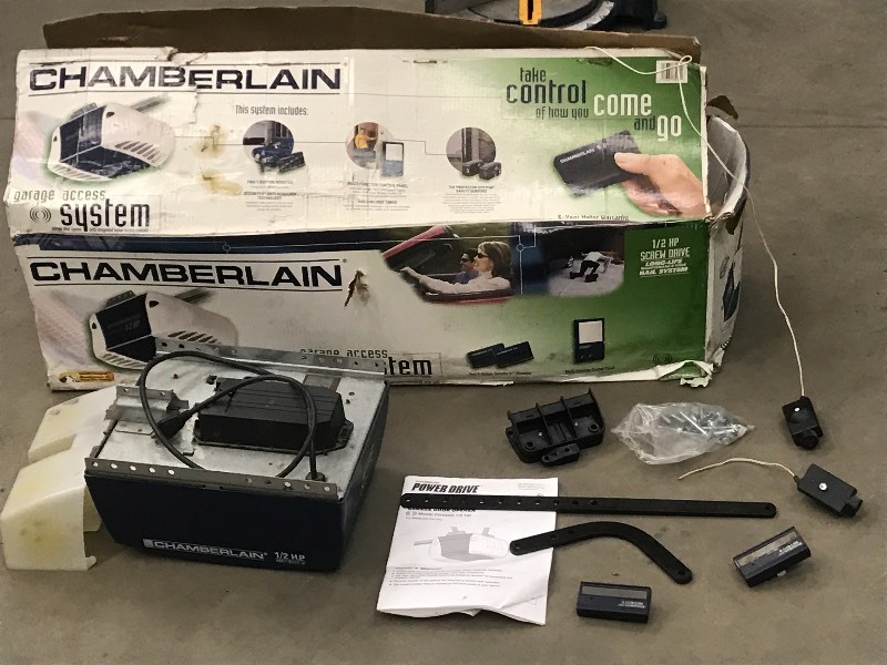 lot 22 image: Chamberlain Garage Door Opener